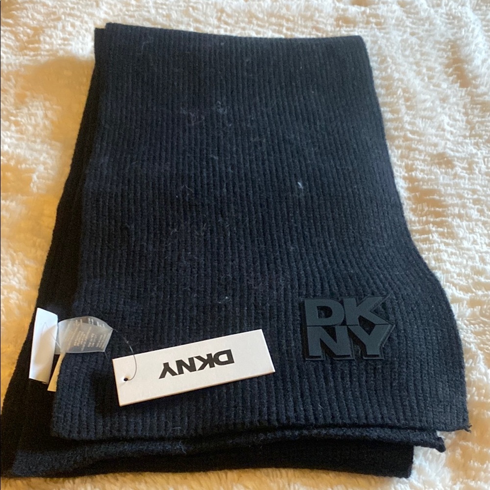 DKNY Classic Black Knit Scarf
